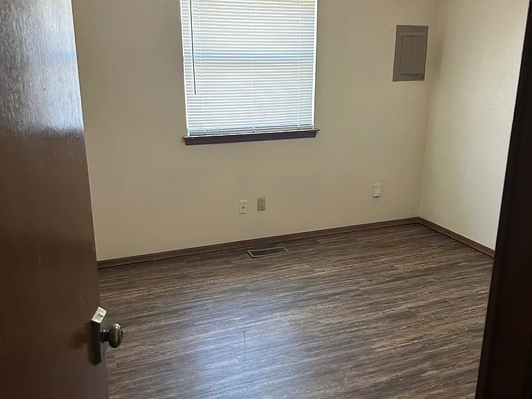 217 Skylark Ct — Photo 5