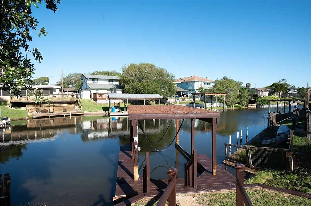 3 bed, 1455 sqft, $2,200 — Photo 3
