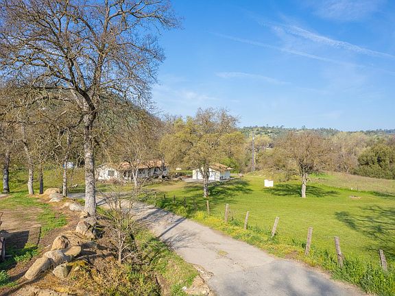 2nd image of 16861 Morgan Canyon Rd