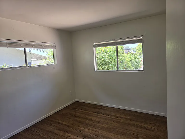 4734 Laurelgrove Ave — Photo 32