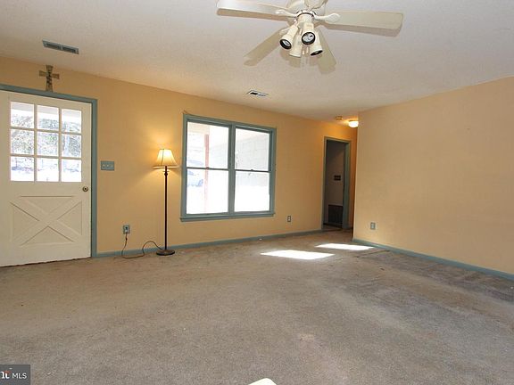 5th image of 111 Green Acre Dr