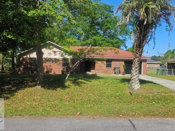 489 Elm St, Hinesville, GA 31313