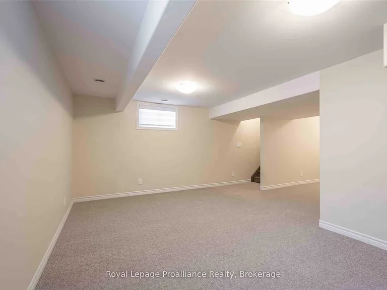 28 Nipigon St — Photo 24