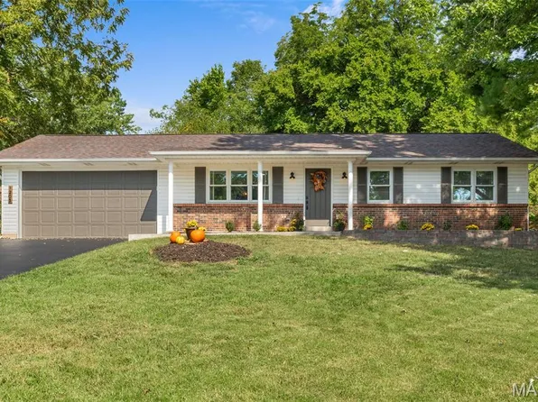 1205 Caroline Dr, Washington, MO 63090