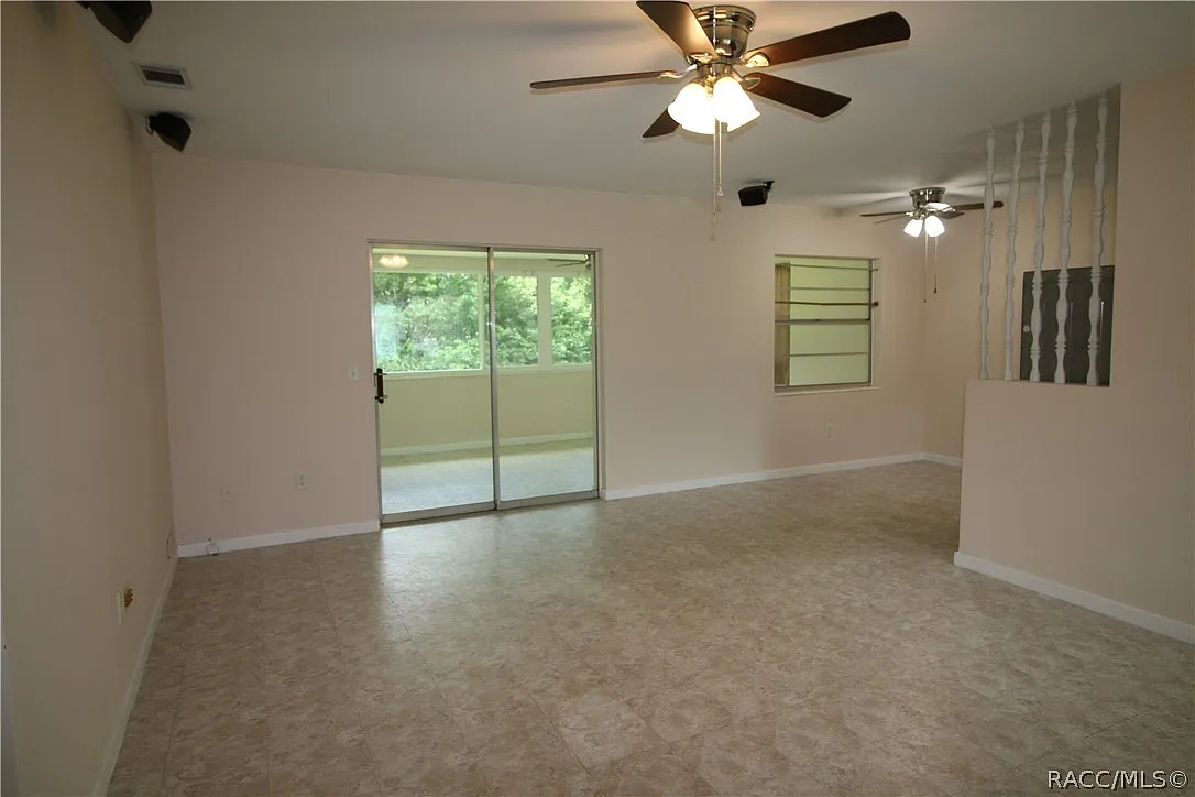 2 bed, 2.0 bath, 1133 sqft, $1,350 — Photo 2