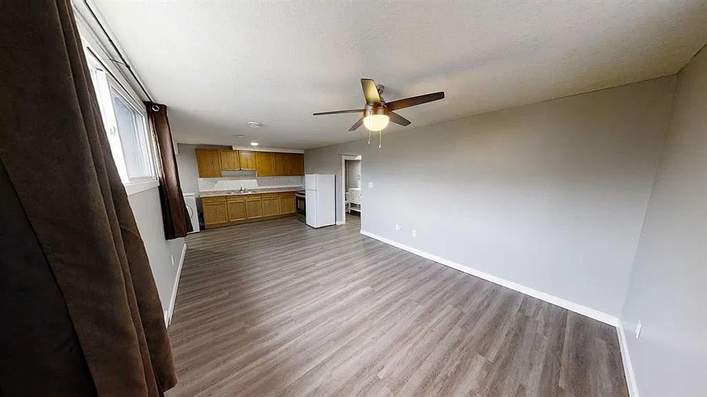 1 bed, 1.0 bath, 560 sqft, $1,200 — Photo 2