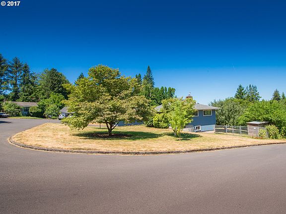2nd image of 12511 SE Northview Dr