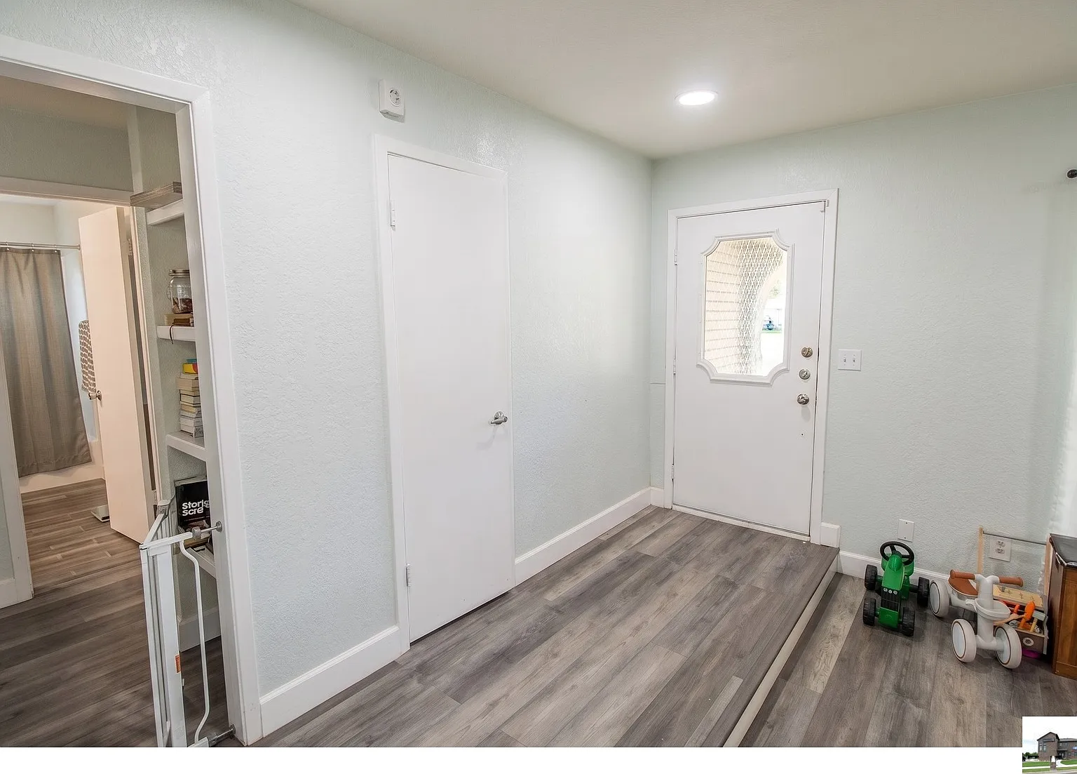 3 bed, 2.5 bath, 1943 sqft, $1,850 — Photo 2