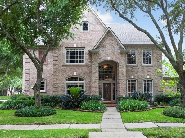 16 Pecan Gorge Ct, Sugar Land, TX 77479