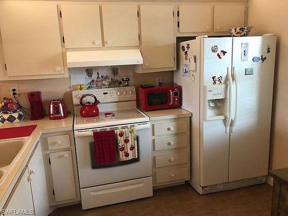 2nd image of 9270 Lake Park Dr APT 203