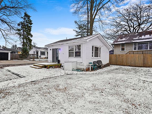 4th image of 41636 N Lotus Ave