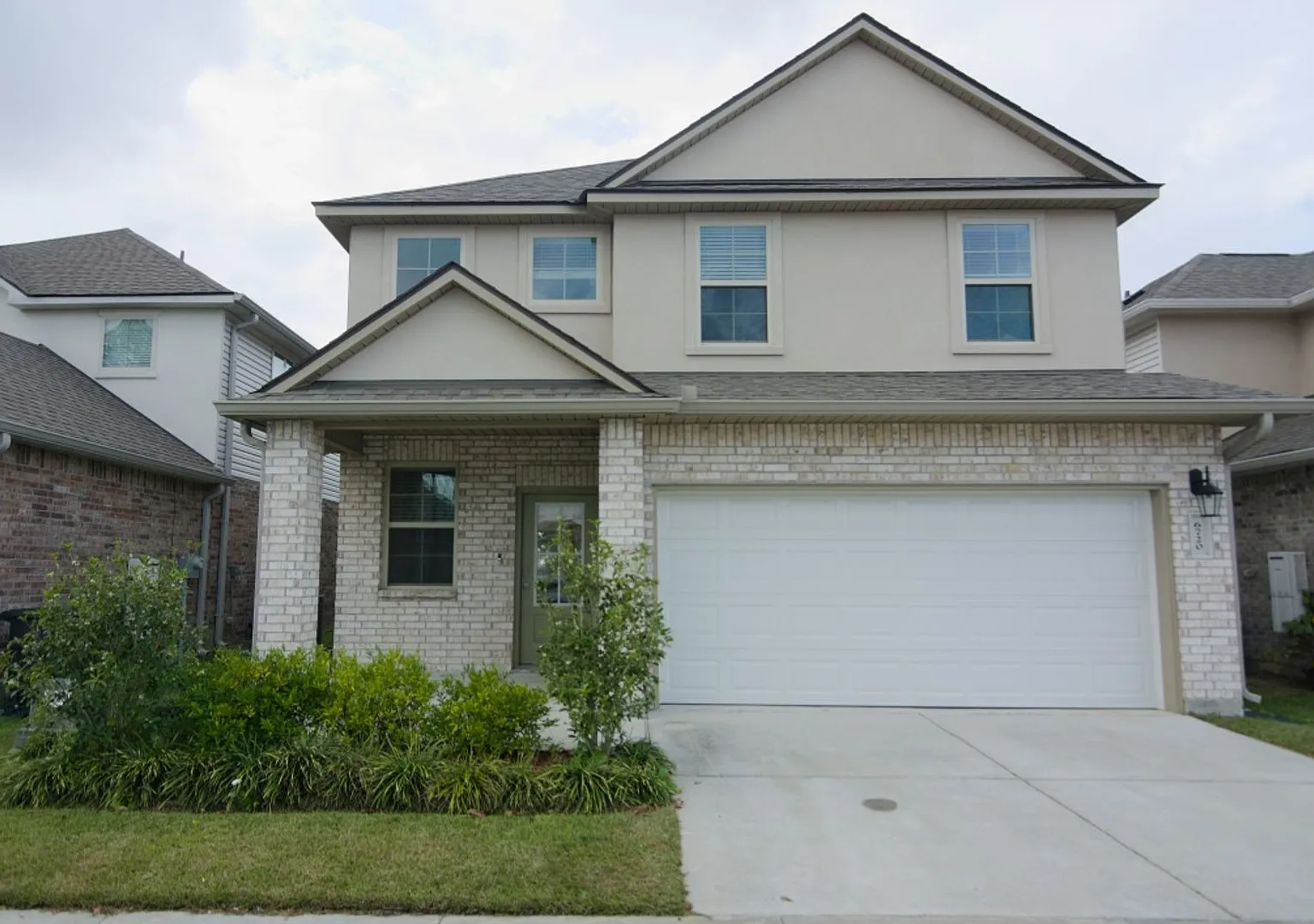 Location, Location, Location!! Stunning 5 Bedroom 3 Bath Home! — Photo 1