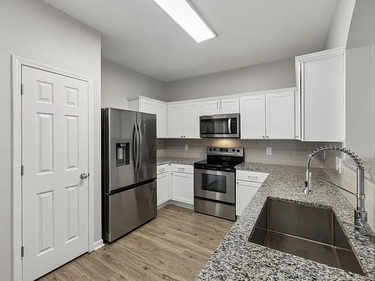 8261 Rossi Rd — Photo 4