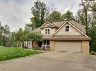 2487 Golfview Dr NE, New Philadelphia, OH 44663