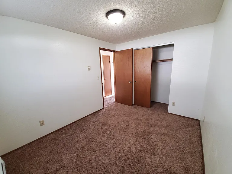 1510 Loraine St — Photo 9
