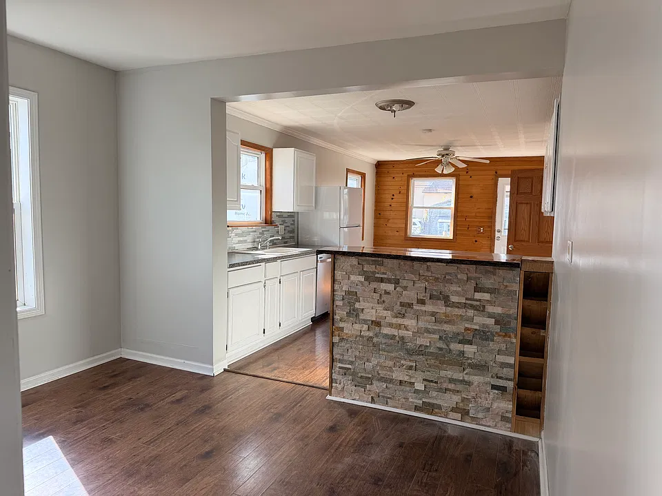 359 S Dearborn Ave