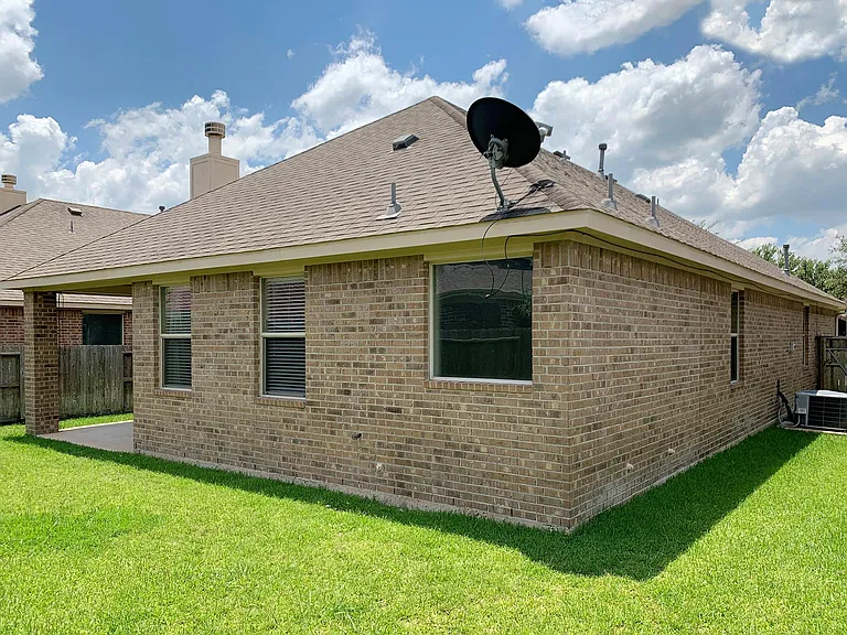 24510 Avellino Ct — Photo 26