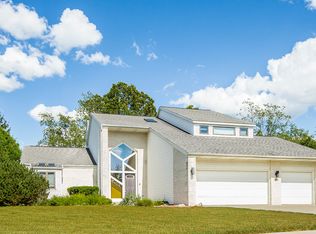 5703 Castlebury Cir, Lansing, MI