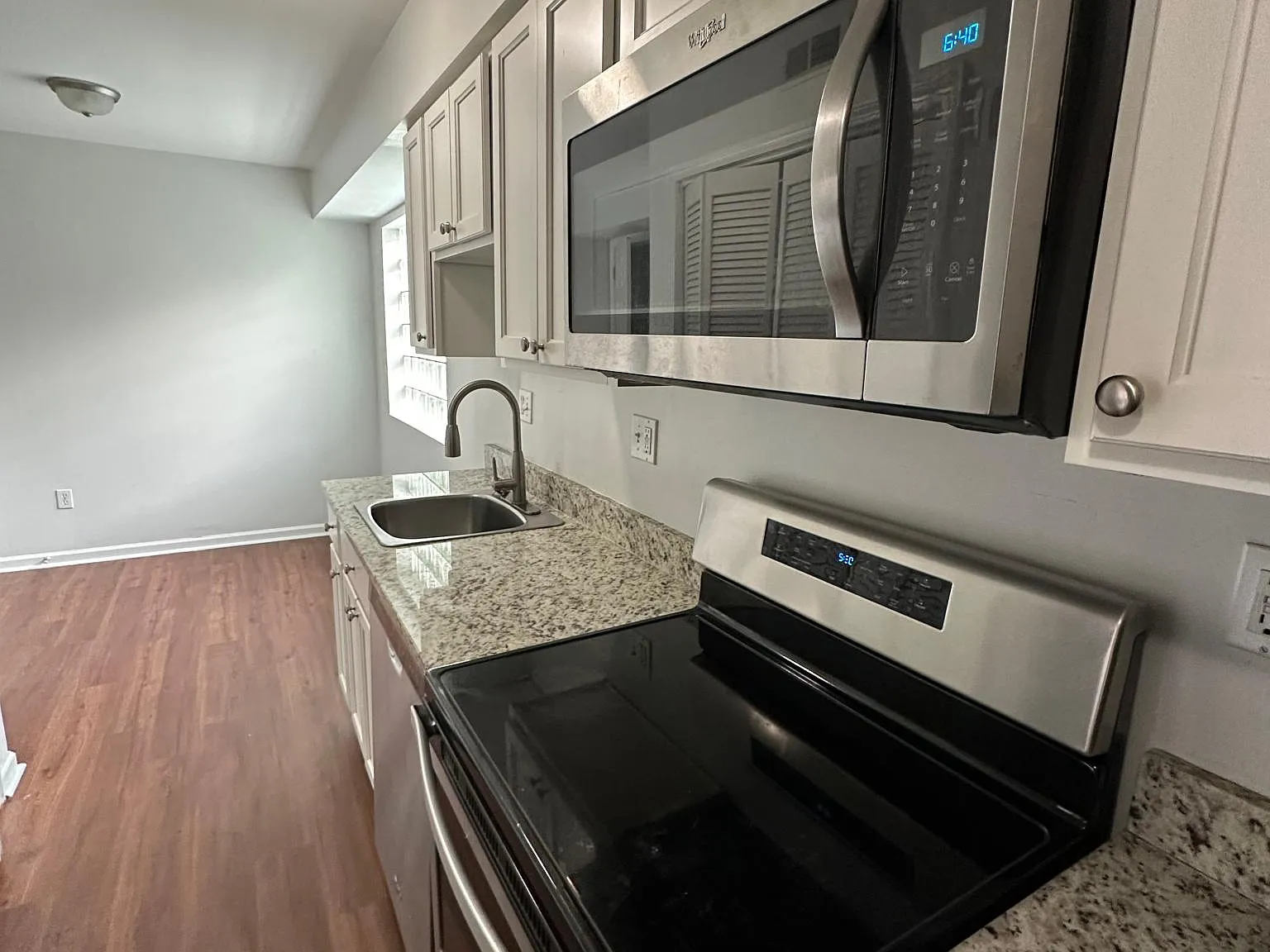204 Cherry St — Photo 2
