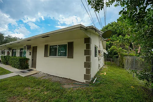 715 N 58th Ave #1 Photo 1