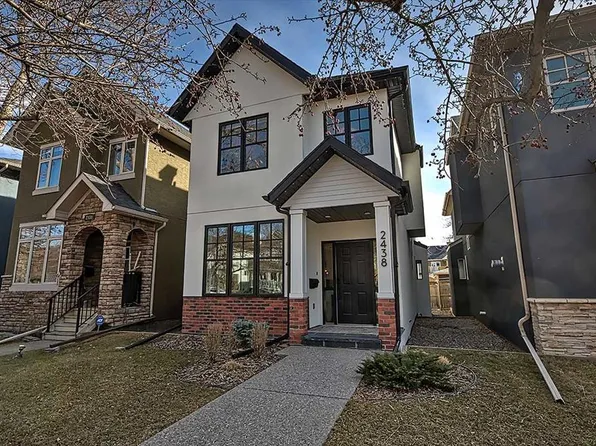 2438 W 25th St SW, Calgary, AB T3E 1X6