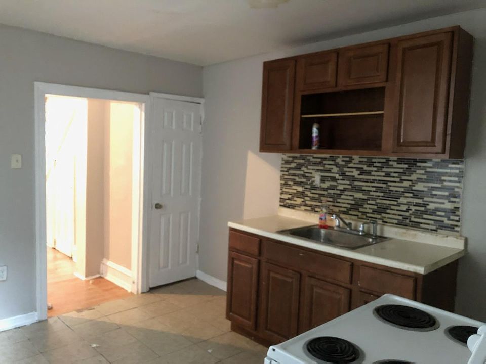 2nd image of 3321 N Sydenham St #1