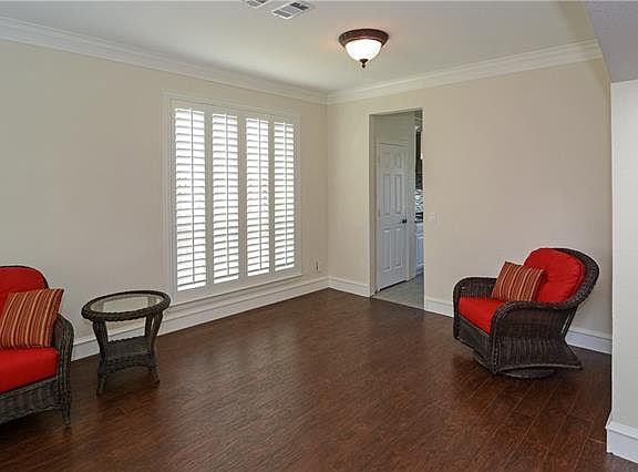 4th image of 9021 Riverchase Dr