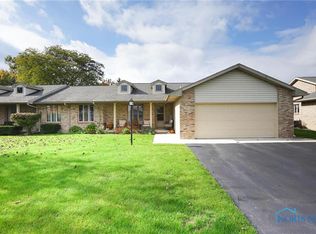 1914 Cobblestone Dr #2, Findlay, OH 45840