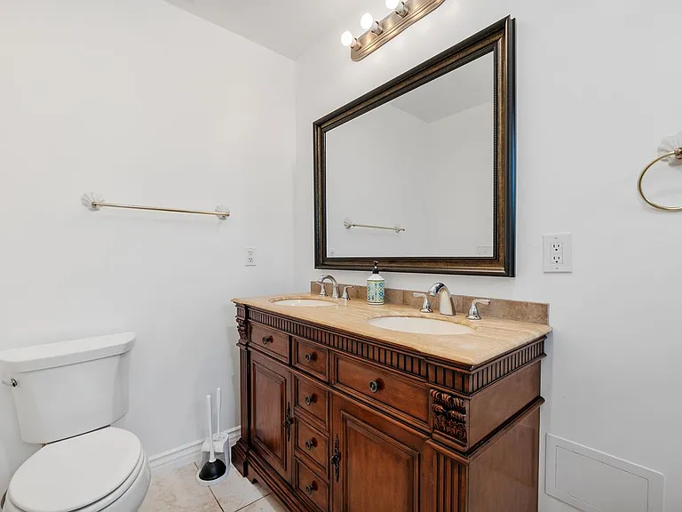 17434 Emelita St — Photo 26