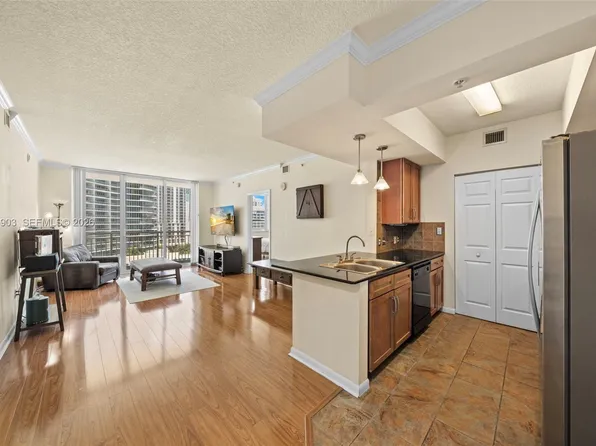 2000 N Bayshore Dr APT 1005, Miami, FL 33137