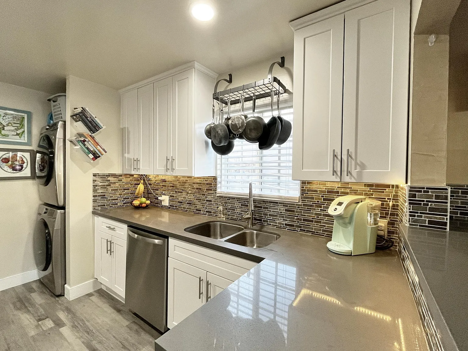 13573 Eldridge Ave — Photo 3