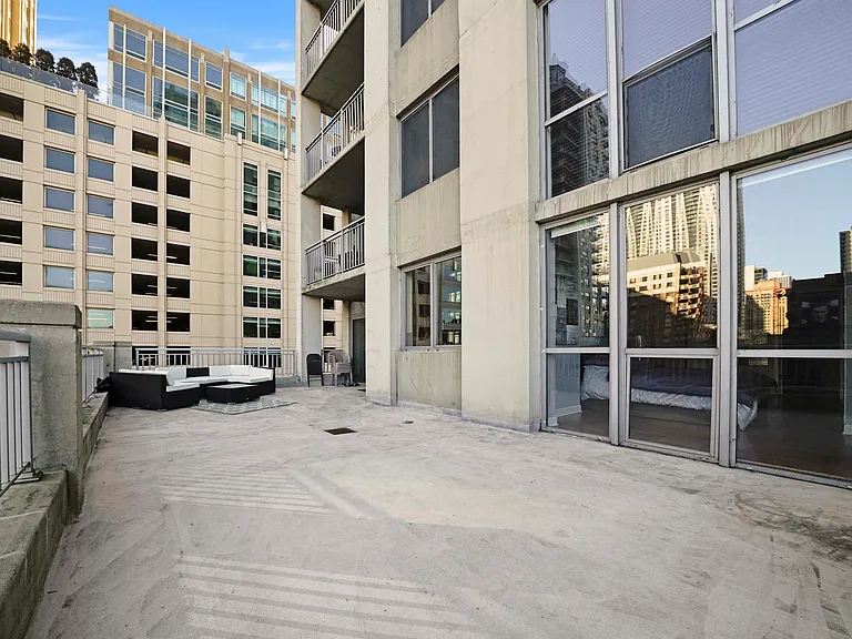 625 N Dearborn St #960 — Photo 27