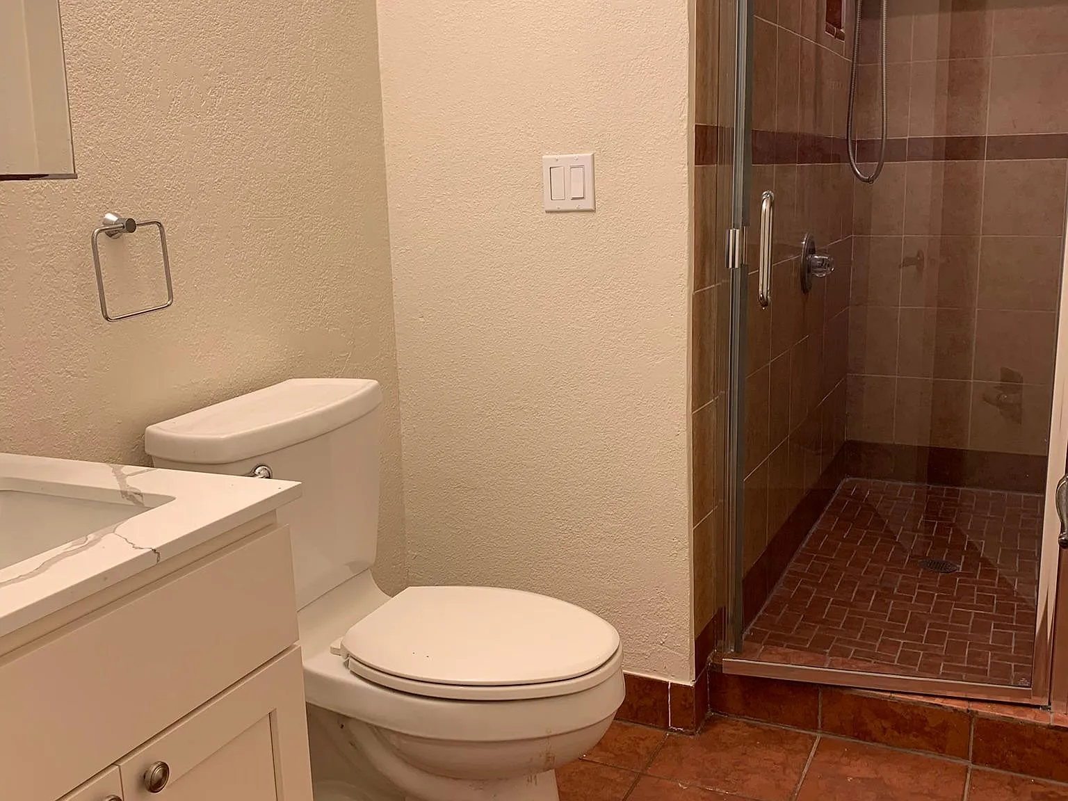 2349 Cabrillo Dr — Photo 4
