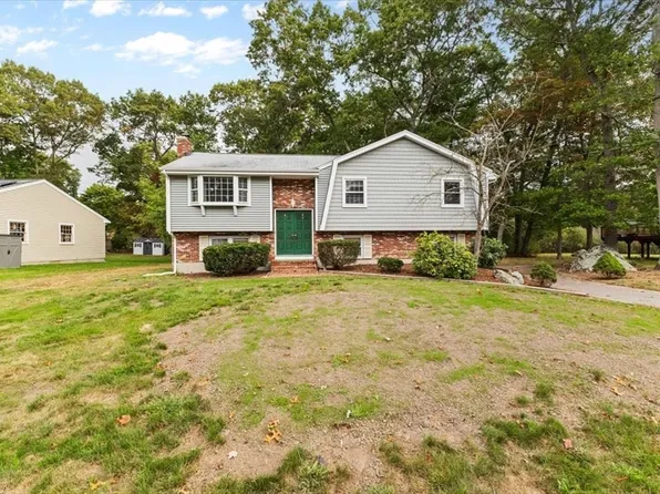 90 Claire Dr, Attleboro, MA 02703