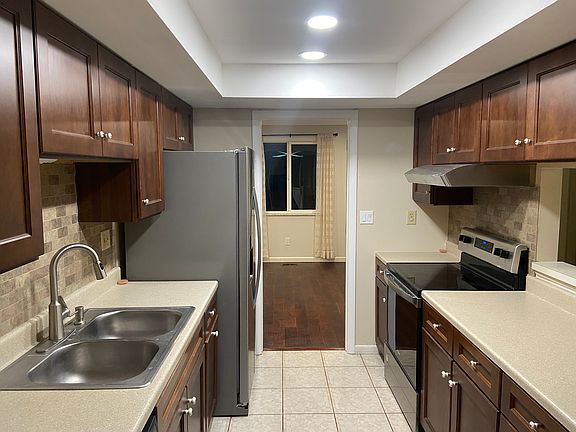 5th image of 8370 Paragon Rd