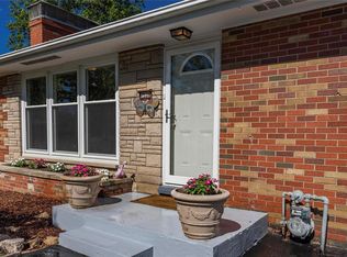 7220 Montclair Ave, Godfrey, IL 62035
