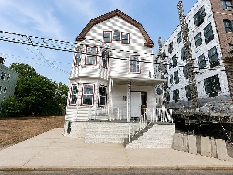 378 S 12th St #1 — Photo 4