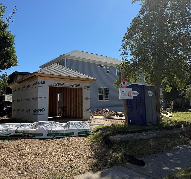 2nd image of 324 W 30th St