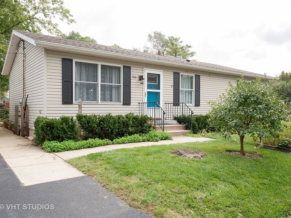 1st image of 810 Central Park Dr