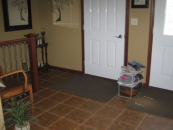 Large tiled foyer area
