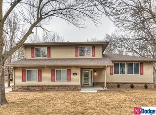 808 Arlene Ave, Papillion, NE 68046