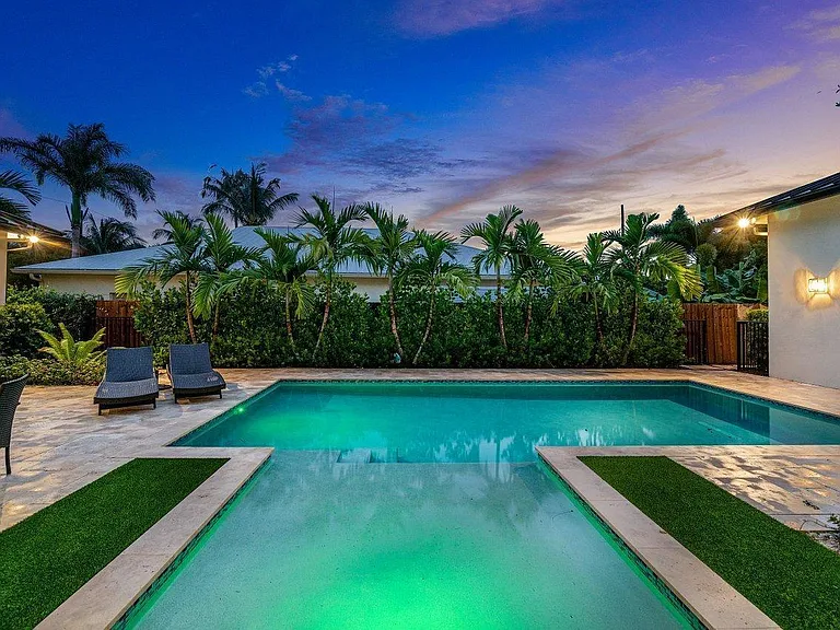 217 Gulfstream Blvd — Photo 41