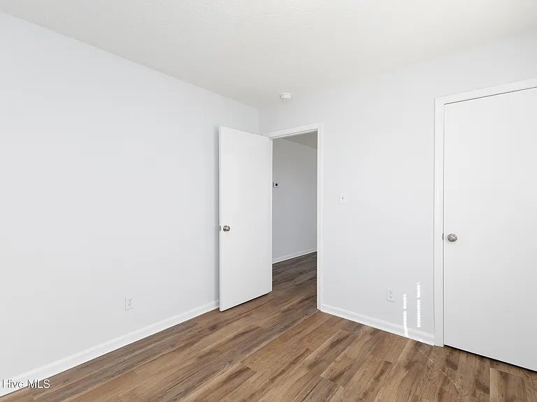 2322 Indian Dr #B7 — Photo 12