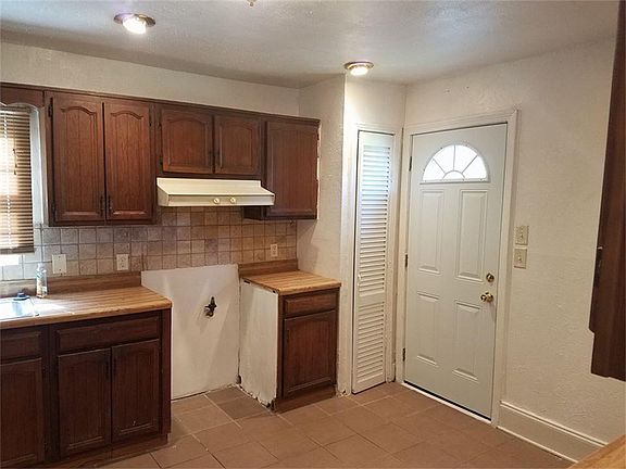 4th image of 7333 Oak Hill Dr
