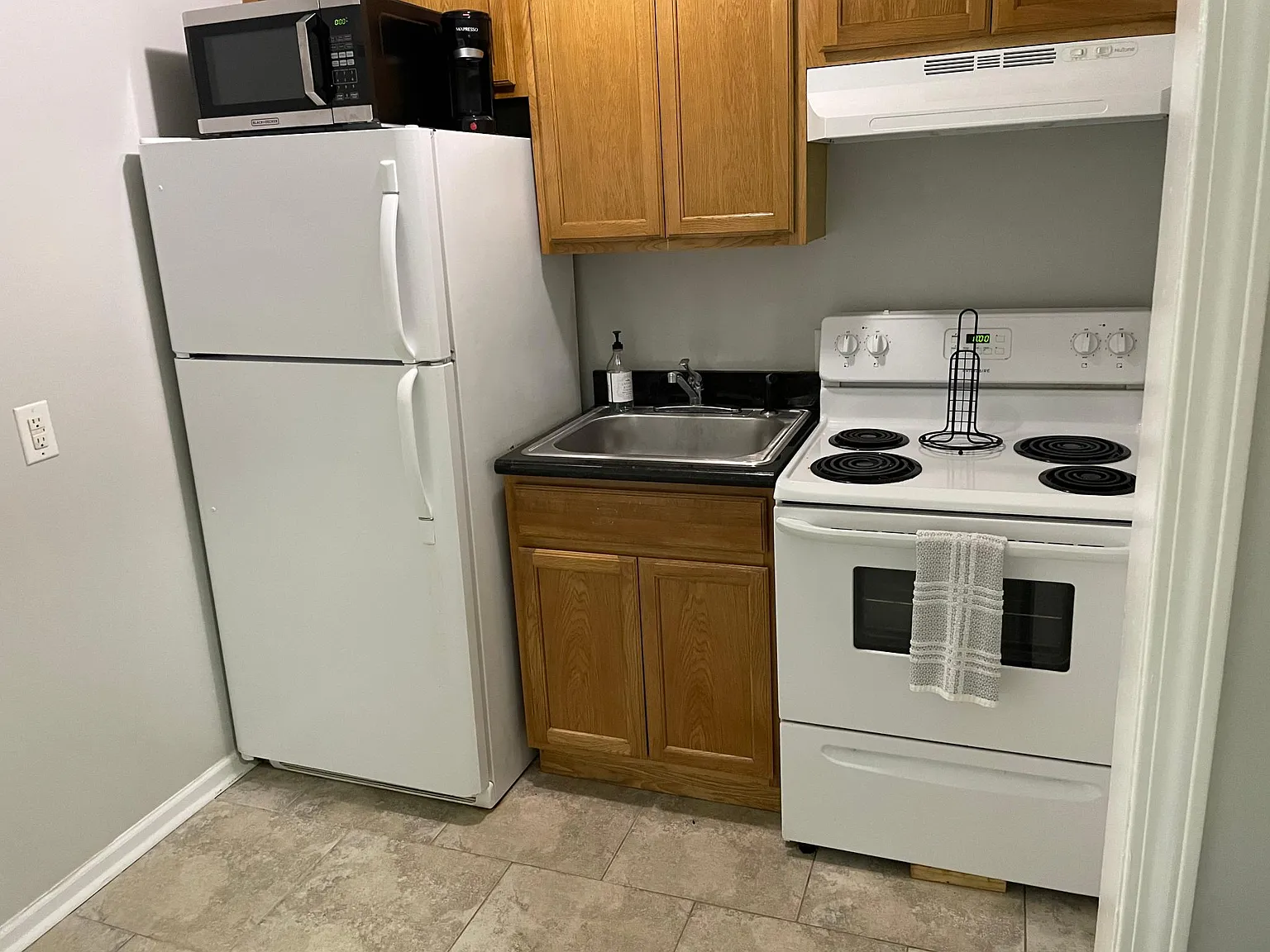 Studio, 300 sqft, $1,400 — Photo 4