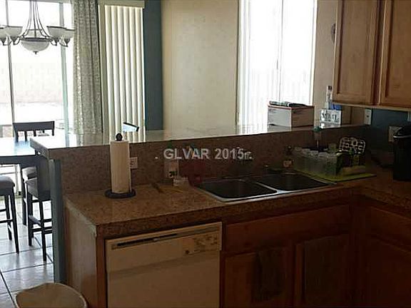 3rd image of 11295 Dahlia Grove St