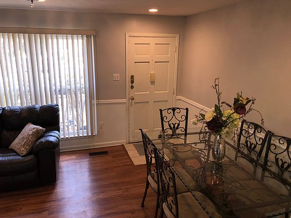 4th image of 154 Tudor Ct
