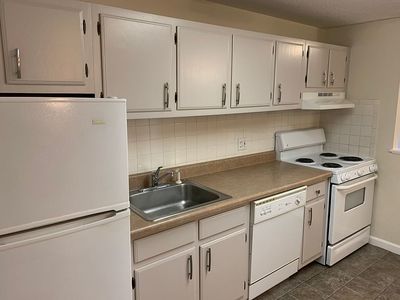 19 Maple St APT 13, Amesbury, MA, 01913