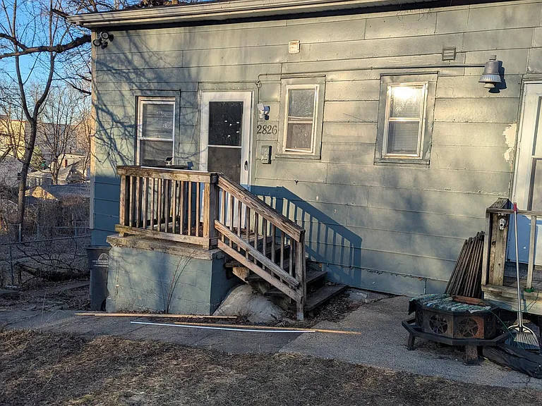 2826 Oxford St — Photo 4