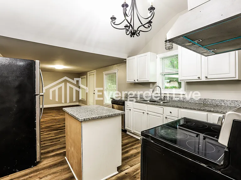 3906 Valley Rd — Photo 7